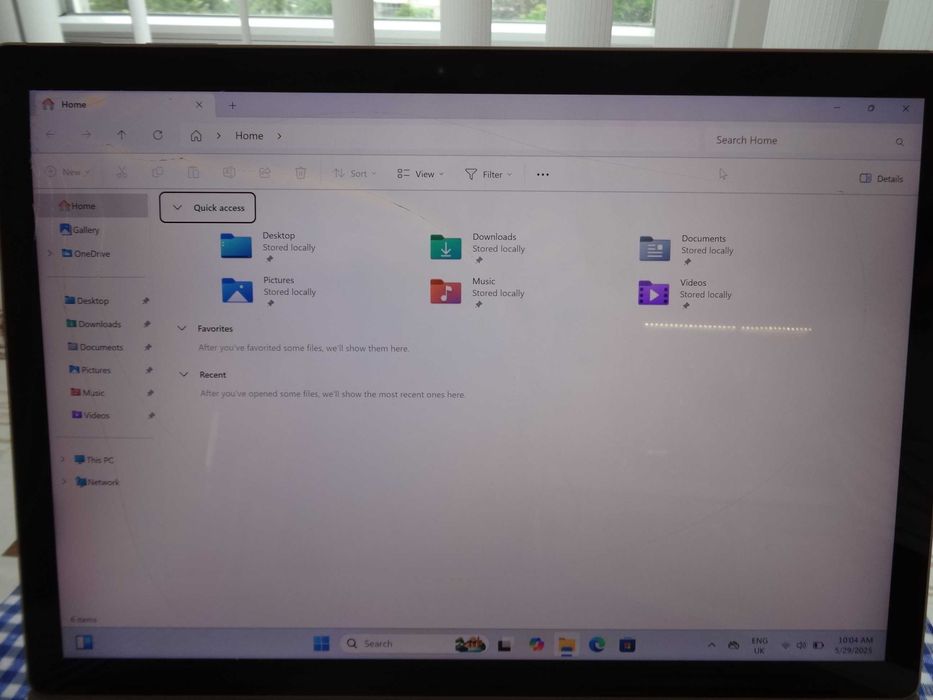 Microsoft Surface Book  i7-6600U/RAM 16GB/SSD  512GB с Пукнат екран