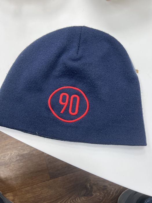 Vând căciulă Nike total 90