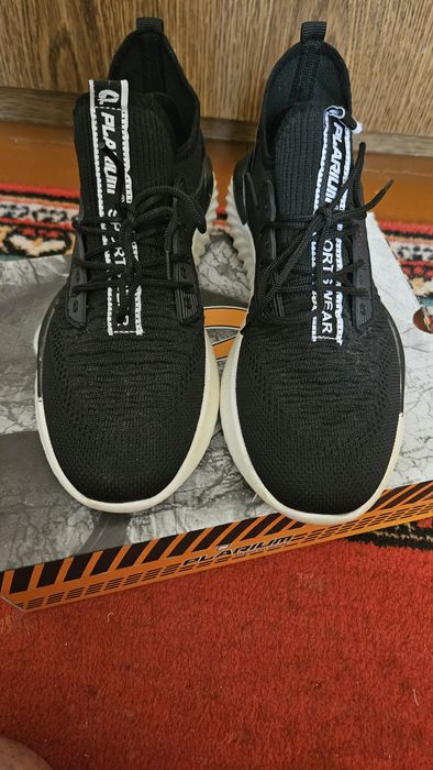 Летние турецкая кроссовка 42размер. Новая .