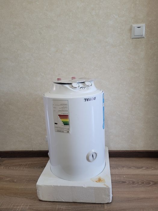 Продам бойлер с обьемом 30л