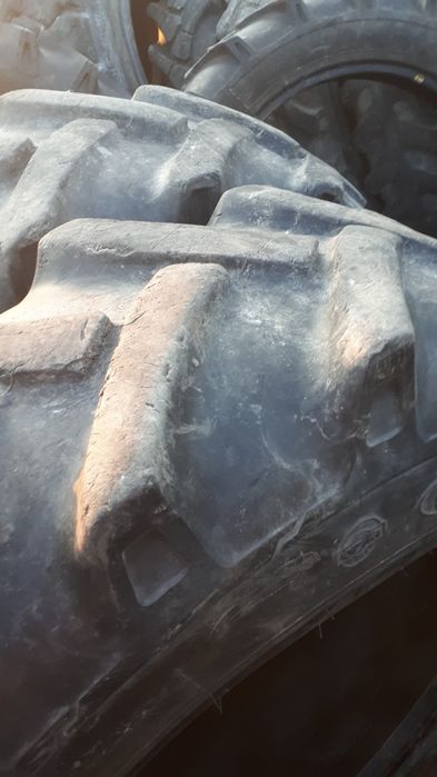 Anvelope tractor 11,2R24 l uzura 50%