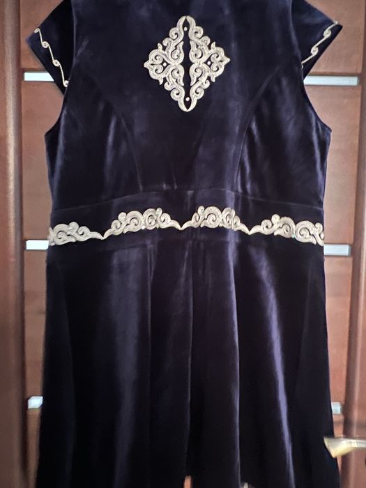 Продается кажекей подойдет на 50-52 размер