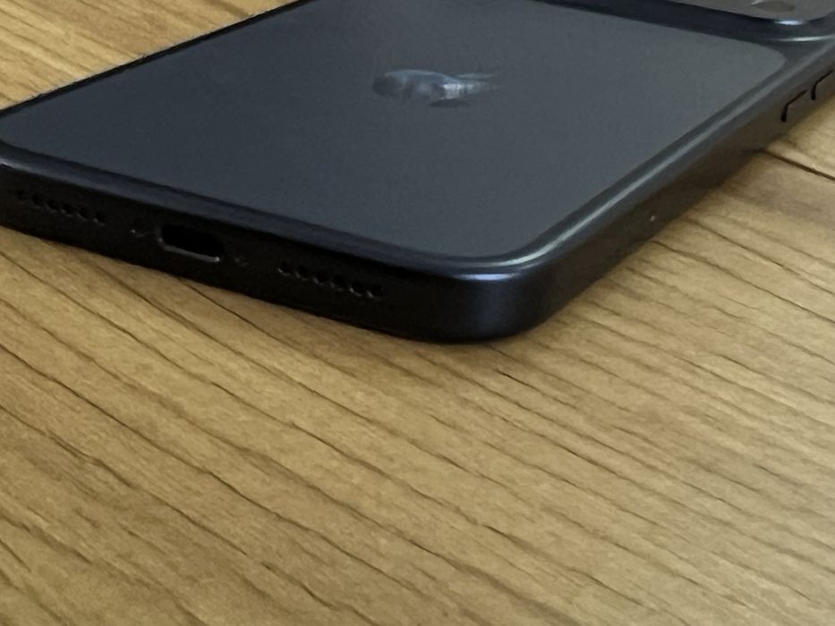 Бартер като нов iphone 17 pro max 256gb blue 23 цъкала