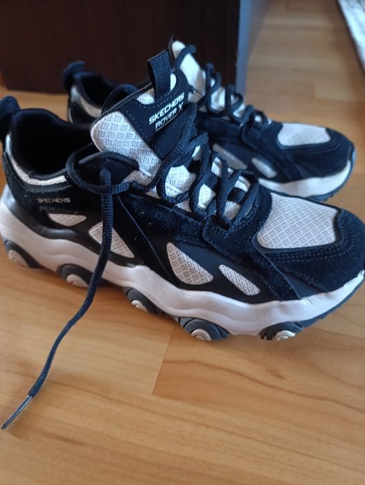 Кроссовки женские