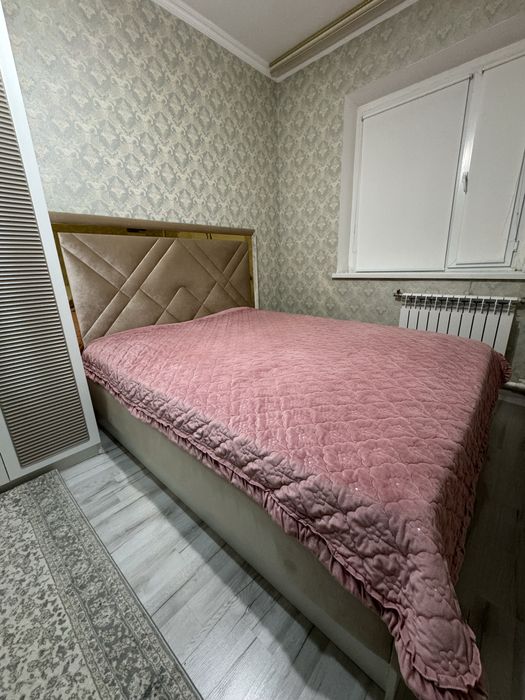 Продам спальный гарнитур