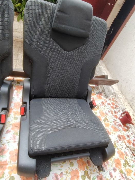 Седалки трети ред Peugeot 308