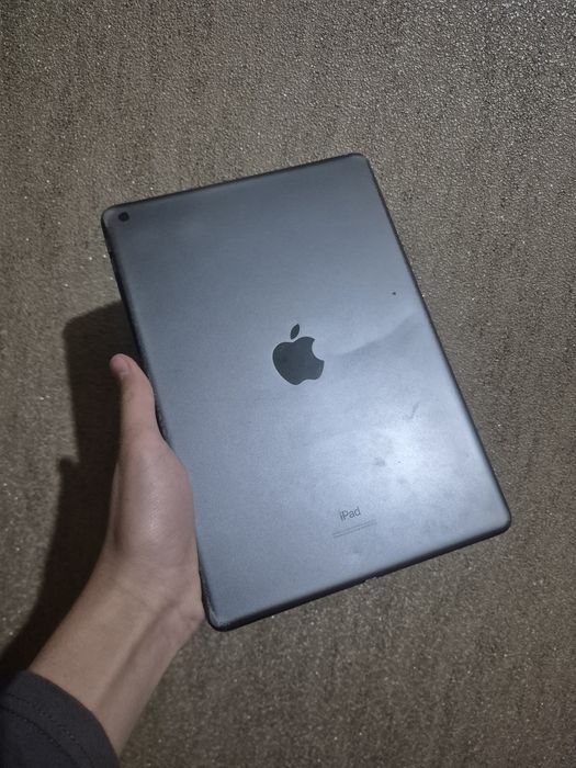 iPad 7 поколения на запчасти