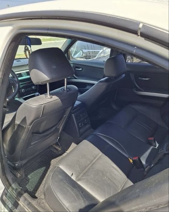 BMW E90 LCI 318d Euro 5– 143 CP – Pachet M4 Look – Mașină personală