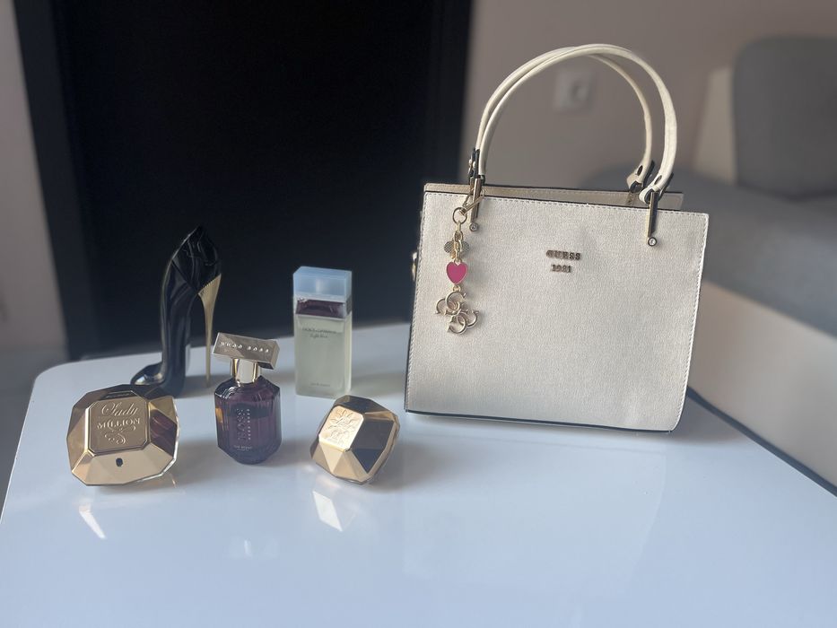 Дамски чанти Guess