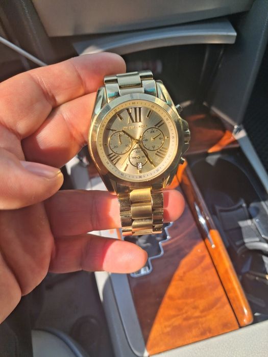 Продам  часы женские  МICHEL KORS
