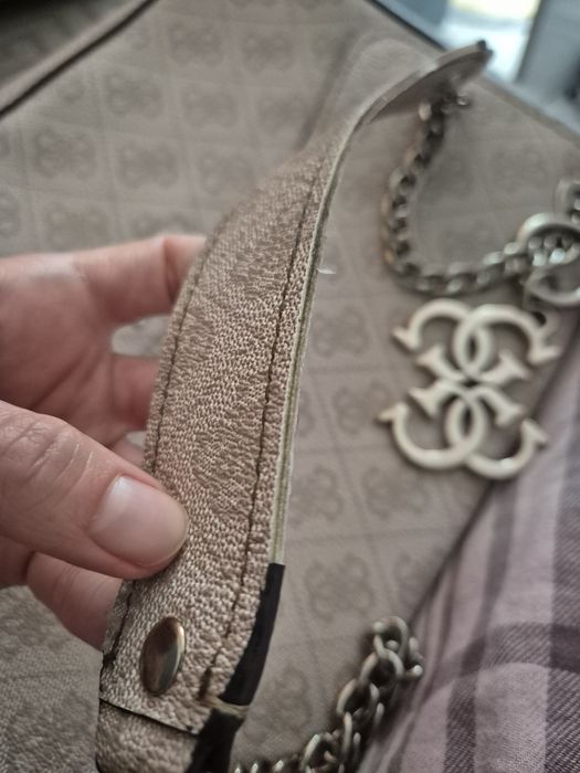 Дамска чанта Guess