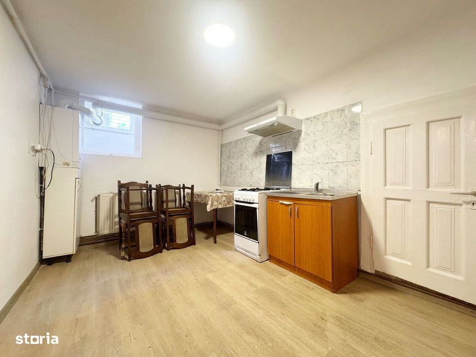 Apartament la demisol 60 mp utili - Str Einstein - Central