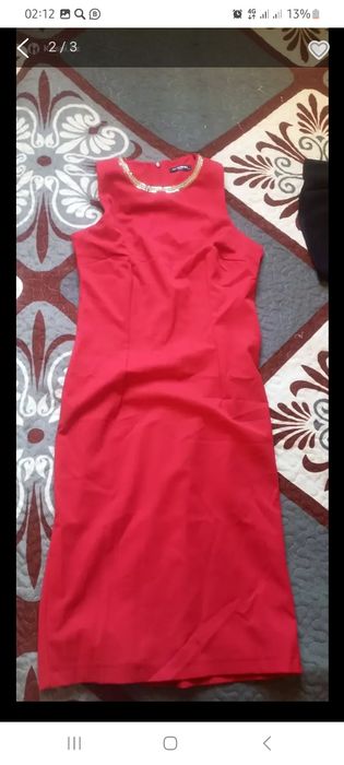 Красное платье продаётся срочно