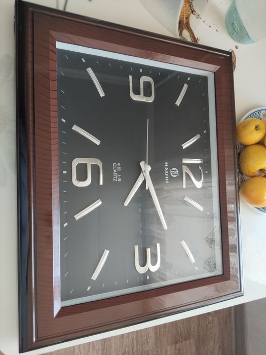 Часы настенные новые