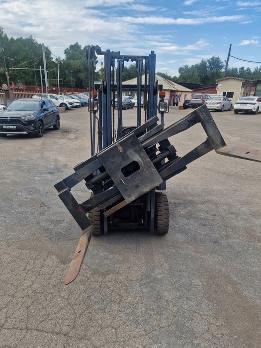 Вилочный погрузчик