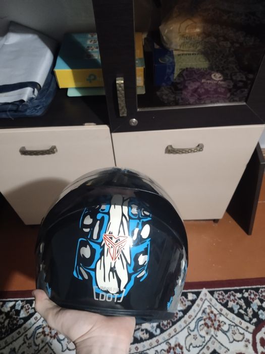 Мототшлем сатылады