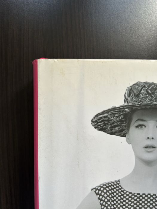 Carte Moda - Istoria completa