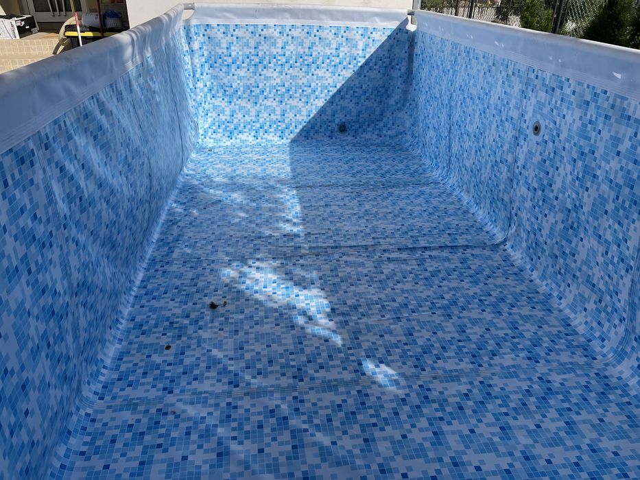 Piscina 5m / 2,5 m cu scara si pompa