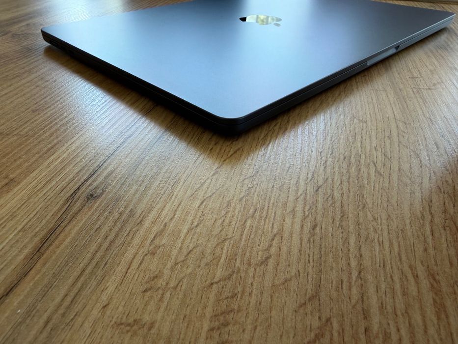 MacBook Air 15" M4 Chip 10-CPU, 10-GPU, 24GB RAM, 512GB SSD В ГАРАНЦИЯ