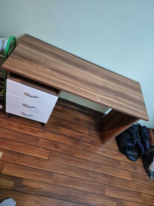 Комплект бюро и стол