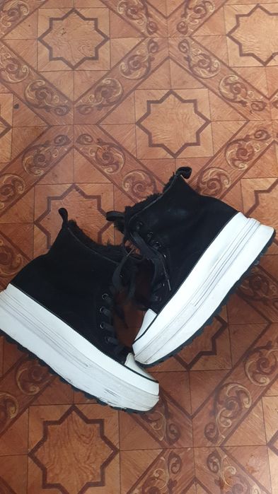 Продам кеды утеплённые 38 размер