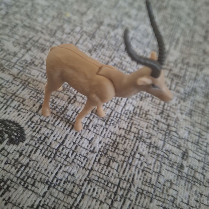 Игрушка из киндера