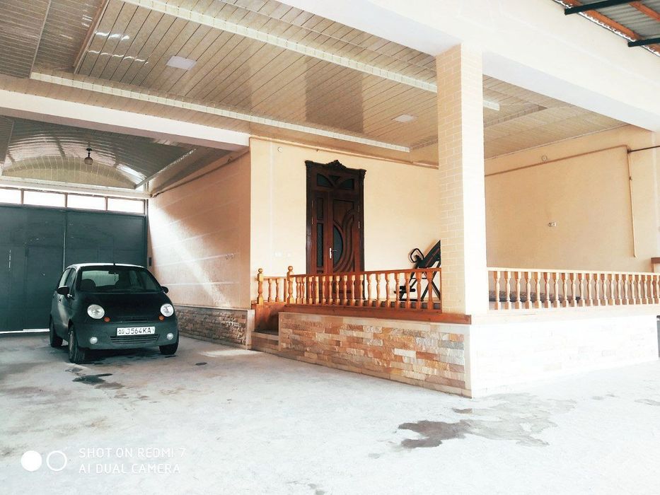 Hovli sotiladi 5 honali oladiganla yozila manzil Yangiyól  Masif