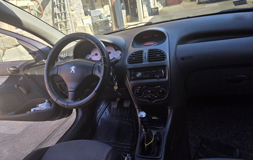 Vând Peugeot 206 an 2003