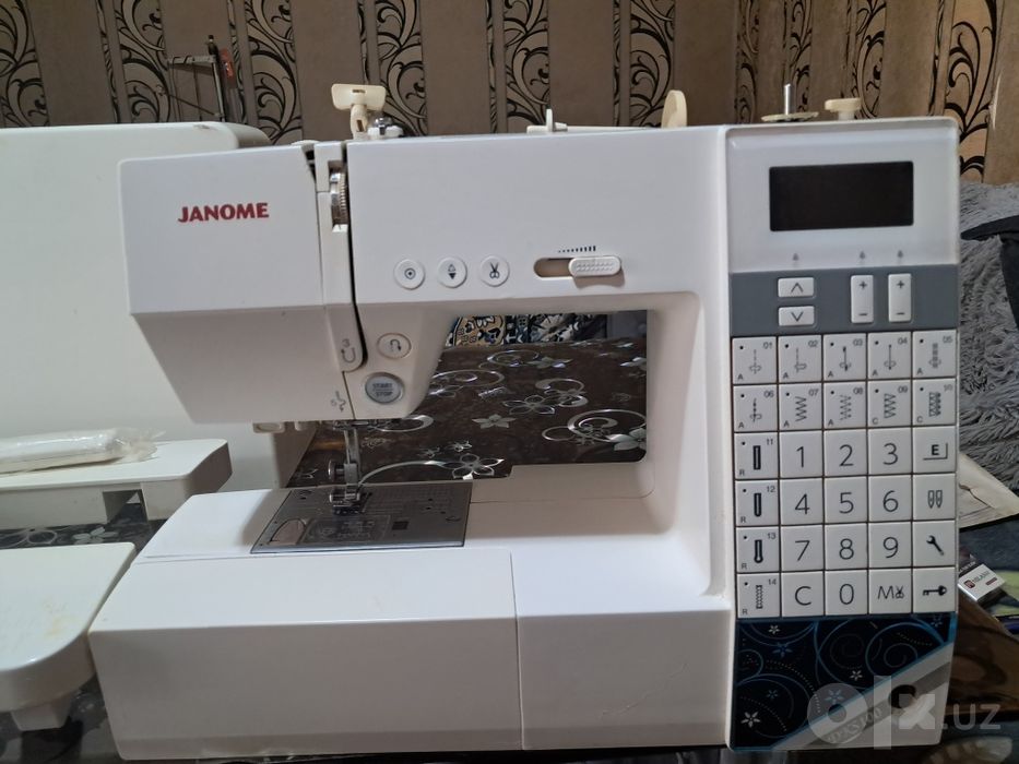 Продаётся швейная машинка JANOME
