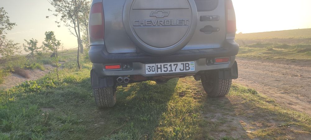 Chevrolet niva 2004