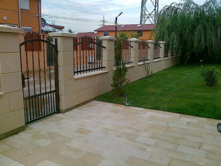 Placare curte piatra naturala Baschioi