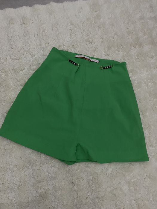 Пола панталон, поли и къси гащи