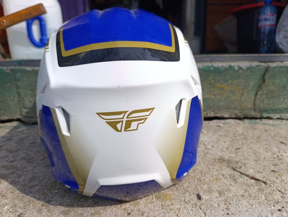 Крос екипировка каски