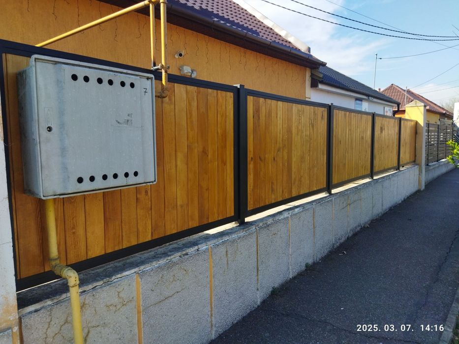 Porți  placate cu lemn