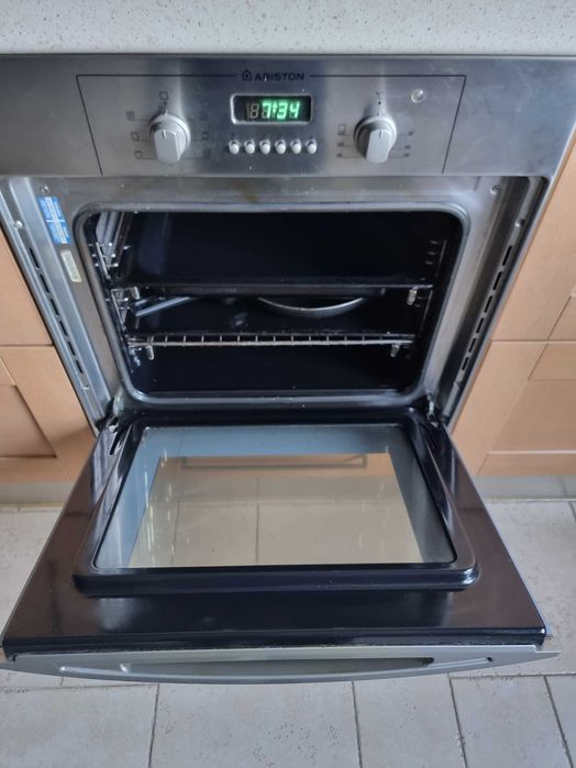 Cuptor incorporabil Ariston