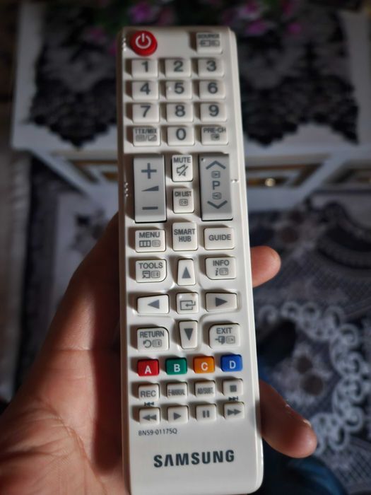 Samsung 32 инча доста эапаэен