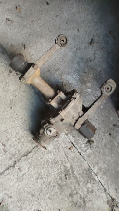 Toyota land cruiser 120 преден деферециял