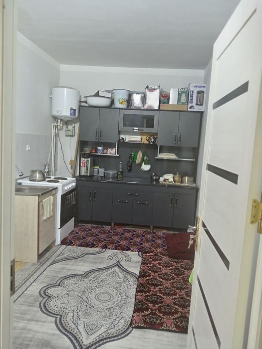 Dom sotiladi hujjatlari joyida -1 etaj 50 Kv 2 xonalik