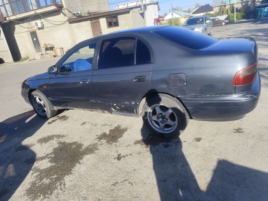Тойота Карина е продается!!!