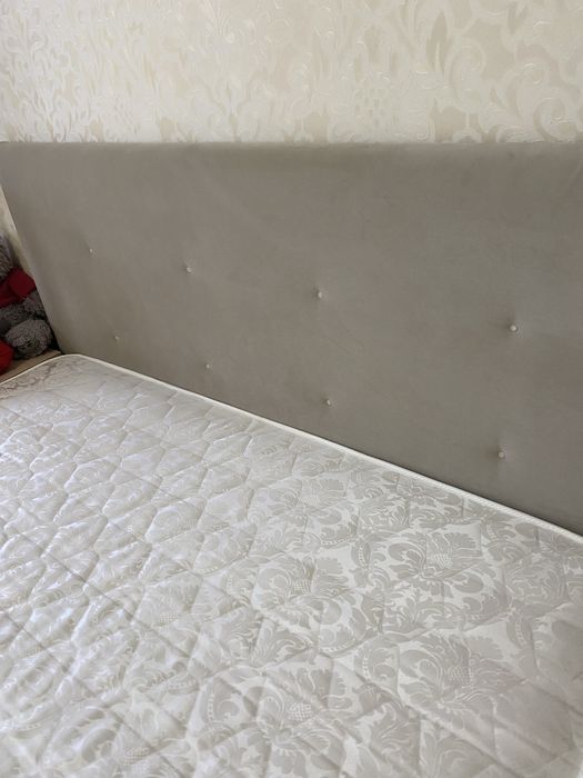 Продам двухспальную кровать
