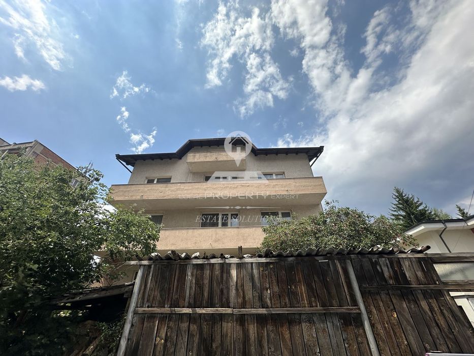 Продава се Къща в Разлог - 375 кв.м за 931 €/кв.м - Снимка #2