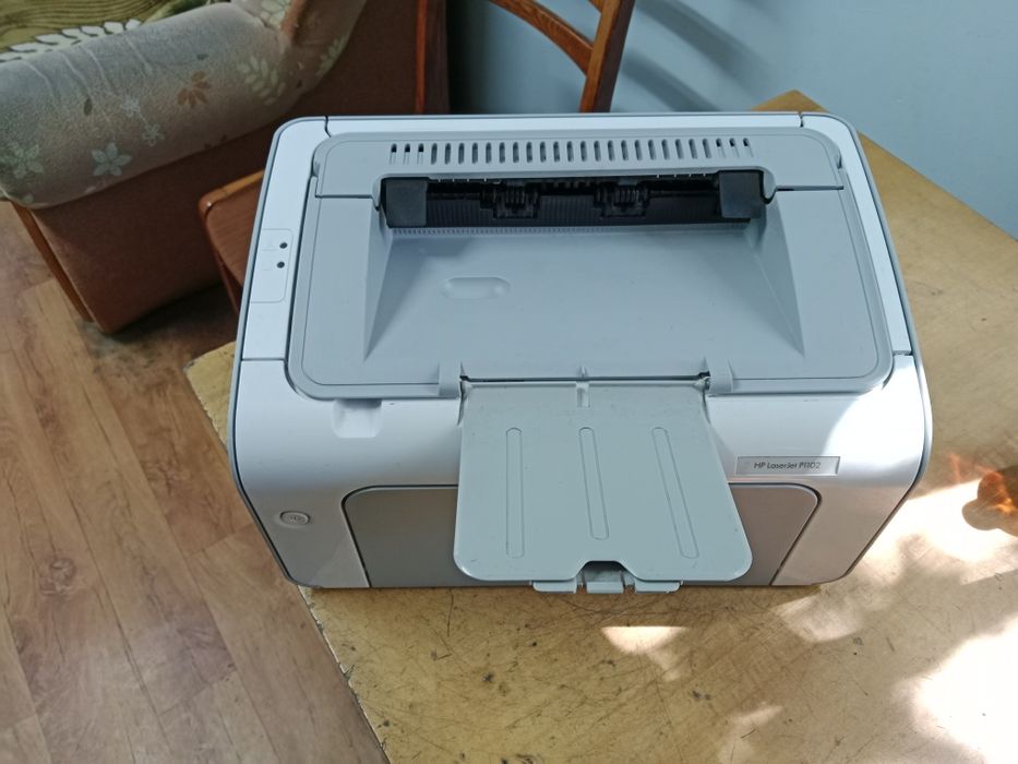 Продам принтер hp p1102