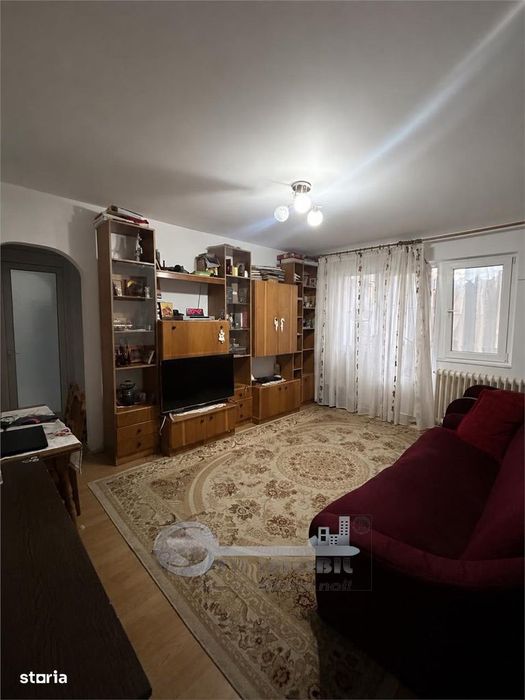 Apartament 3 camere semidecomandat Pacurari - Etaj 3