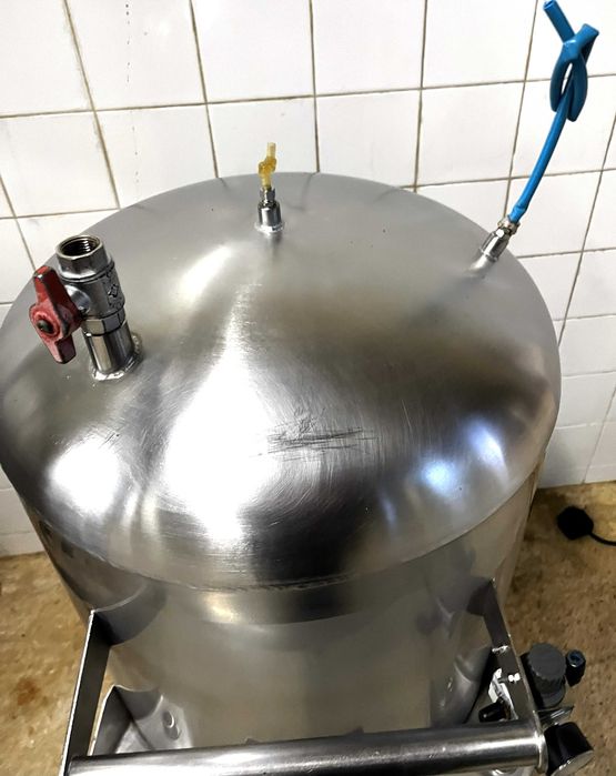 Неръждаем съд за течности под налягане