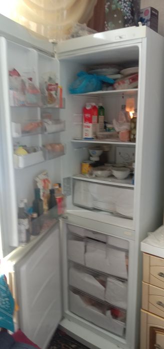 Продам холодильник двухкамерный LG