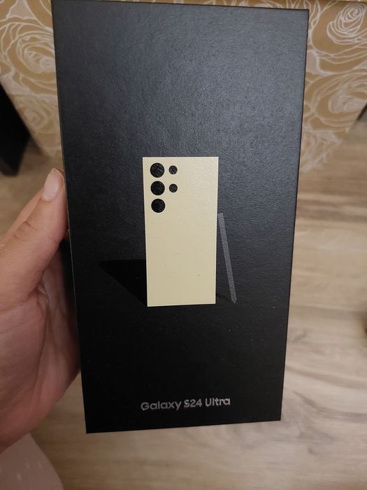 Samsung Galaxy S24 ultra Gold