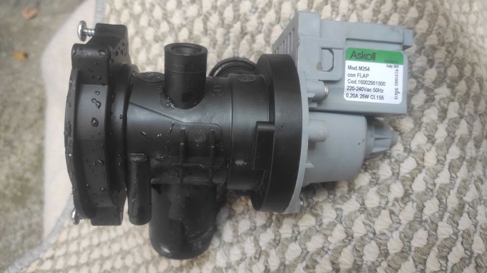 Пералня Аристон, Ariston 9кг. ,WML 902 на части