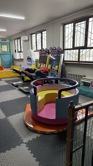 Продам карусели и лабиринт