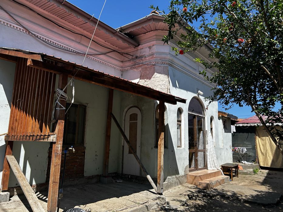 Casa langa Hotel Traian