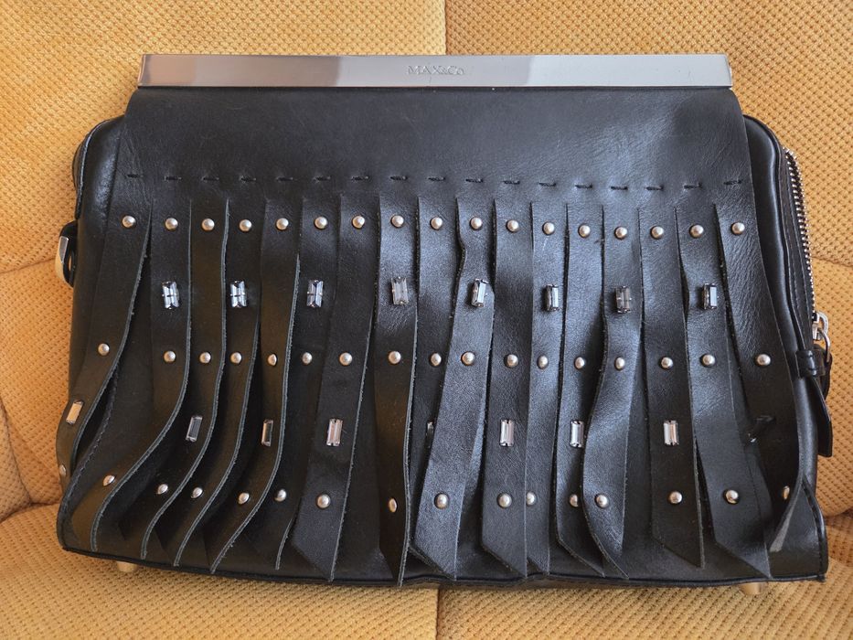 Poșetă din piele tip plic, fara cordon, cu strasuri. Stare excelenta